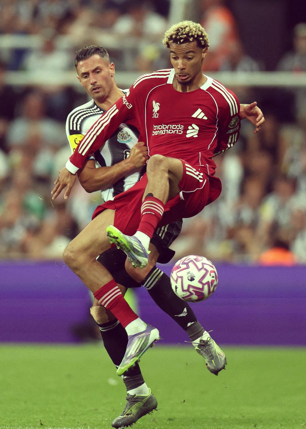 纽卡斯尔训练开放日,加时末段手感冰凉引欢呼,意甲在即,阵容厚度经受考验的简单介绍 纽卡斯尔训练开放日,加时末段手感冰凉引欢呼,意甲在即,阵容厚度经受考验的简单介绍